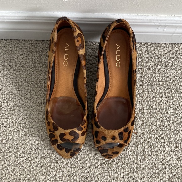 Cheetah printed heels/wedge - Picture 2 of 4